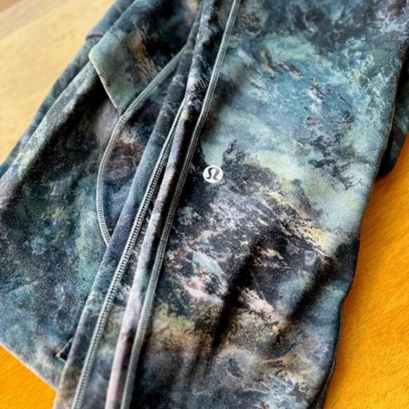 SALE Lululemon 28" Multi-color Leggings w/ Side Pockets, back Zip Pocket Size 6 - Picture 1 of 9